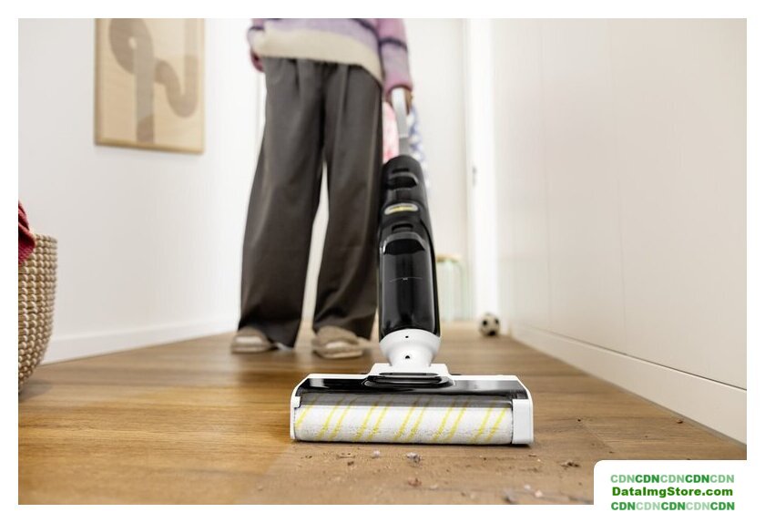 Вертикальный моющий пылесос Karcher FCV 4 1.056-131.0 - Изображение №6 — buytech